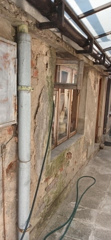 Едноетажна къща за ремонт 1-етажна, Тухла, 86 м2 - град Варна | Къщи / Вили - снимка 5