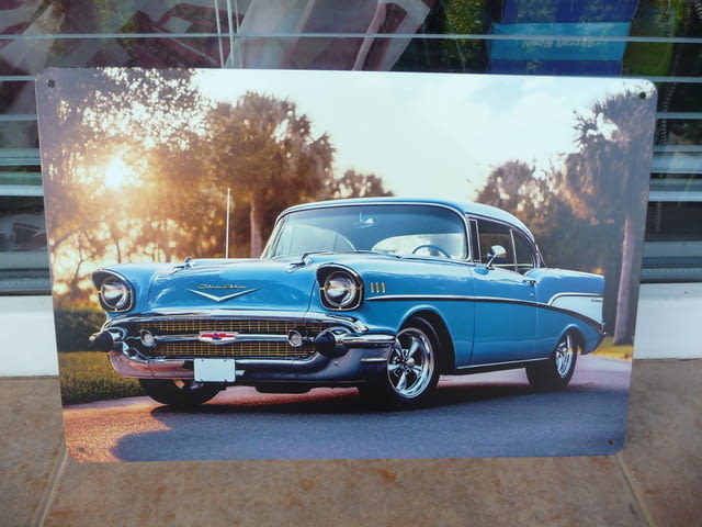 Метална табела кола Chevrolet 1957 красота хром джанти уникат ретро американска гордост - снимка 1