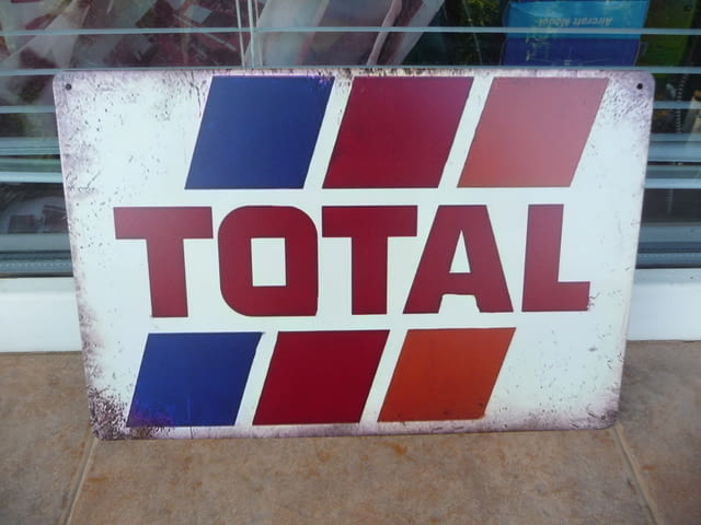 Метална табела TOTAL масло бензин нафта дизел нефт петрол компания гориво - снимка 1