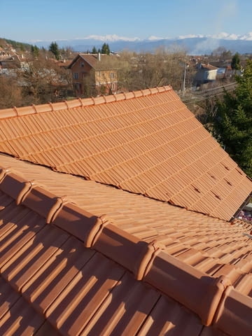 Ремонт на всички видове покриви при започване на работа се подписва договор - снимка 1