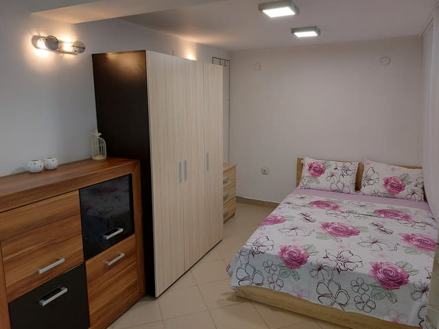 Двустаен, до 4 човека, Струмско/60 евро/нощувка, град Благоевград | Стаи под Наем - снимка 9