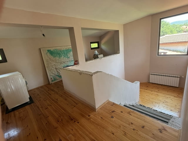 Просторна къща с 4 дка двор в село Голям Дол, област Стара Загора - снимка 5