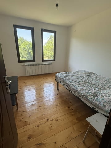 Просторна къща с 4 дка двор в село Голям Дол, област Стара Загора - снимка 7