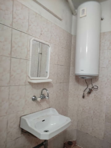 Продавам ДВУСТАЕН апартамент в гр.Пловдив кв.Кючук Париж, град Пловдив | Апартаменти - снимка 12