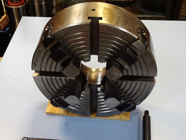 Планшайба за струг Ф315 4-челюсти USSR Independent 4-Jaw Facep late chuck - снимка 1