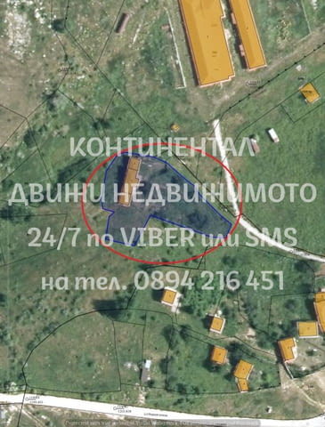 Код.62433. Двуетажна къща 130м2 с голям двор 1770м2. Къщата е самостоятелна, с ток и вода, след ремо - снимка 1