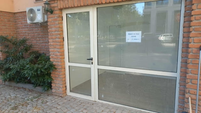 Дава се под наем търговско помещение в Центъра 15 m2, Air Conditioning - city of Plovdiv | Stores - снимка 2
