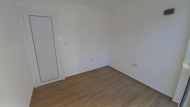 Дава се под наем търговско помещение в Центъра 15 m2, Air Conditioning - city of Plovdiv | Stores - снимка 6