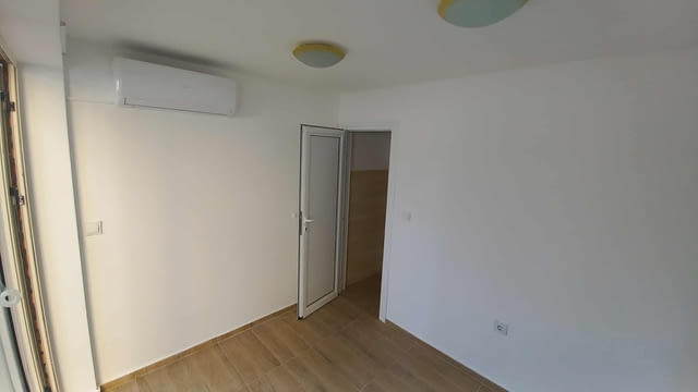 Дава се под наем търговско помещение в Центъра 15 m2, Air Conditioning - city of Plovdiv | Stores - снимка 7