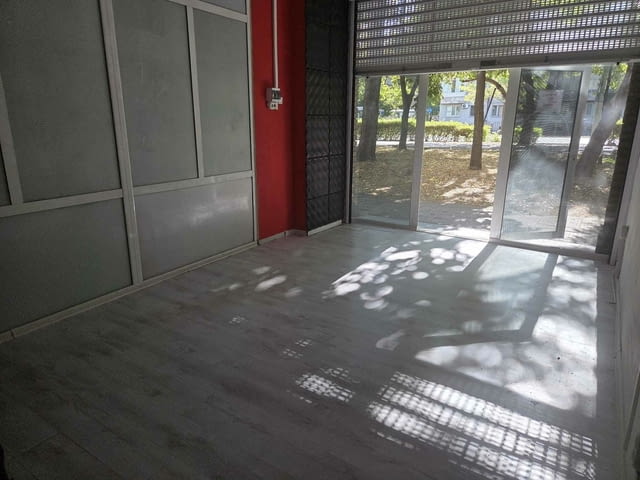 Дава се под наем търговско помещение в Центъра 56 m2 - city of Plovdiv | Stores - снимка 3