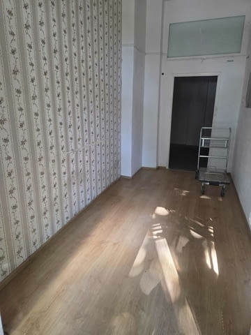 Дава се под наем търговско помещение в Центъра 56 m2 - city of Plovdiv | Stores - снимка 6