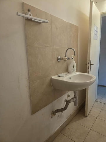 Дава се под наем търговско помещение в Центъра 56 m2 - city of Plovdiv | Stores - снимка 11