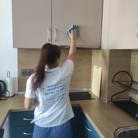 Почистване на къщи и апартаменти дворове, град София | Ремонти / Строителство