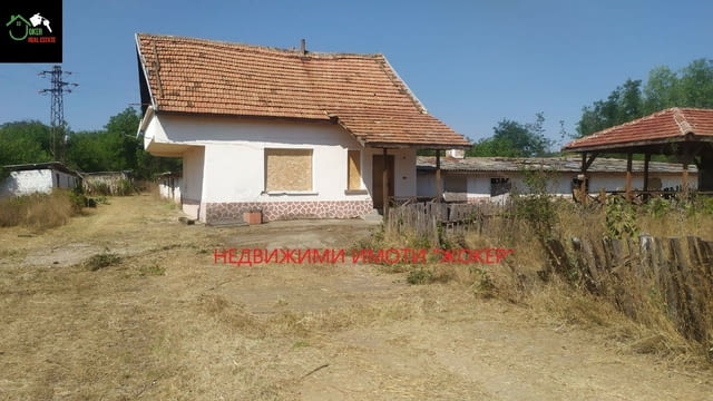 Кравеферма с двуетажна къща 2-етажна, Тухла, 120 м2 - село Родина | Къщи / Вили - снимка 1