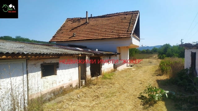 Кравеферма с двуетажна къща 2-етажна, Тухла, 120 м2 - село Родина | Къщи / Вили - снимка 5