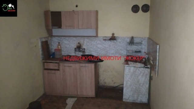 Кравеферма с двуетажна къща 2-етажна, Тухла, 120 м2 - село Родина | Къщи / Вили - снимка 9