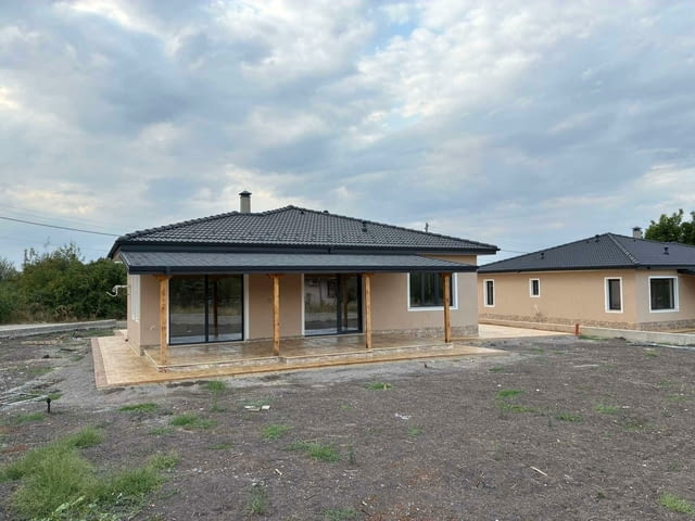 Твоят Нов Дом е Тук – С. Сираково, Само На 10 Мин. От Хасково - снимка 3