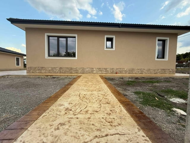 Твоят Нов Дом е Тук – С. Сираково, Само На 10 Мин. От Хасково - снимка 5