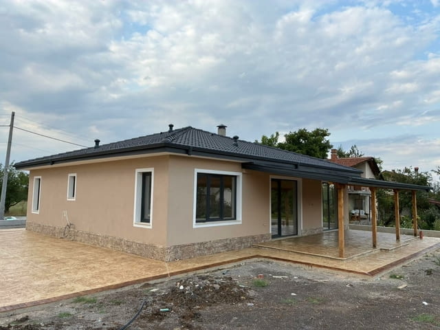 Твоят Нов Дом е Тук – С. Сираково, Само На 10 Мин. От Хасково - снимка 10