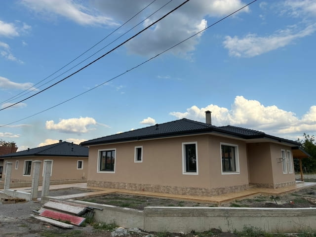 Твоят Нов Дом е Тук – С. Сираково, Само На 10 Мин. От Хасково - снимка 11