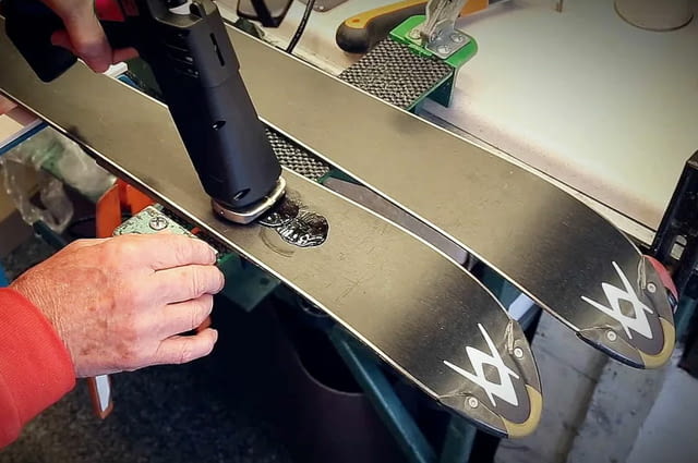 Инструменти за СКИ СЕРВИЗ Пистолет за запълване повреди по базата Менгемета, четки, вакси - снимка 3