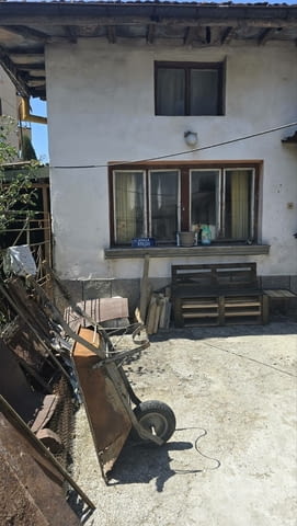 Двуетажна масивна къща с 1/2 дк двор в гр. Смолян, град Смолян | Къщи / Вили - снимка 2