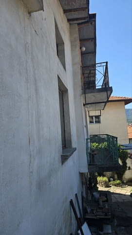 Двуетажна масивна къща с 1/2 дк двор в гр. Смолян, град Смолян | Къщи / Вили - снимка 3