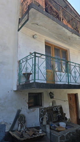 Двуетажна масивна къща с 1/2 дк двор в гр. Смолян, град Смолян | Къщи / Вили - снимка 5