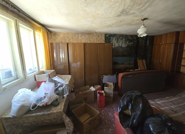 Двуетажна масивна къща с 1/2 дк двор в гр. Смолян, град Смолян | Къщи / Вили - снимка 10