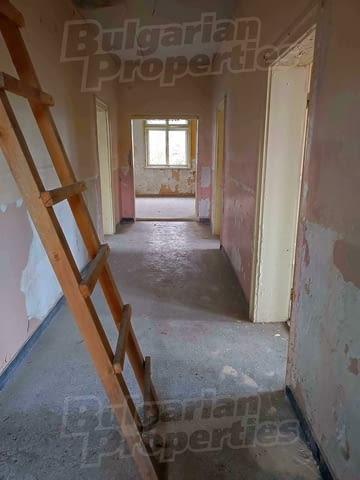 3-етажна масивна сграда в с. Сини Вир, област Шумен, село Сини вир | Къщи / Вили - снимка 7
