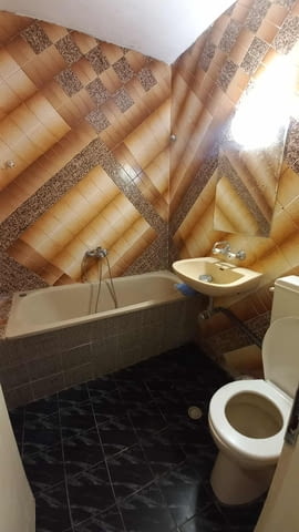 Давам под наем обзаведен тристаен апартамент 3-стаен, 75 м2, Тухла - град Пловдив | Апартаменти - снимка 9