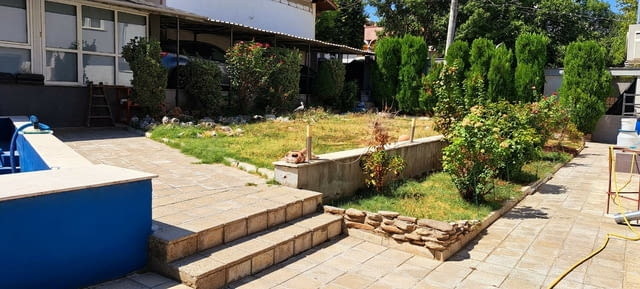 Масивна двуетажна къща в гр. Плевен 2-етажна, Тухла, 307 м2 - град Плевен | Къщи / Вили - снимка 3