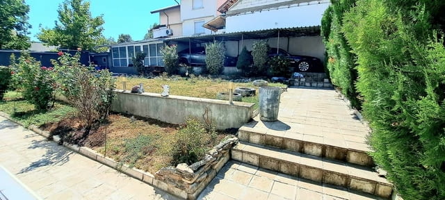 Масивна двуетажна къща в гр. Плевен 2-етажна, Тухла, 307 м2 - град Плевен | Къщи / Вили - снимка 7