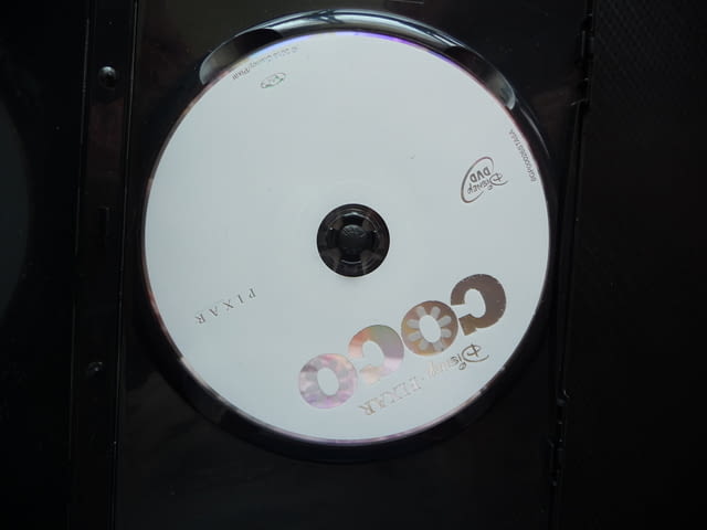 Коко DVD филм анимационен хубав детски забавен дечица Дисни приключения безкрай - снимка 2