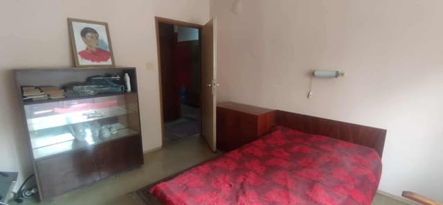 Продавам тристаен-спалня, хол дневна и отделна трапезария-кухня в центъра на АСЕНОВГРАД на ул.ИЛАРИОН - снимка 11