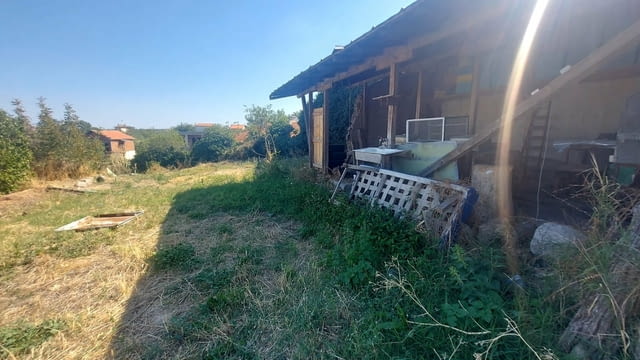 Сграда с прилежащ терен в с. Долно Брястово, обл. Хасково, село Брястово | Къщи / Вили - снимка 4