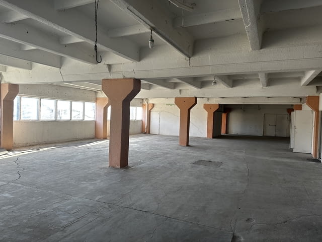 Монолитни промишлени помещения с квадратура от 72 кв.м. до 700 кв.м. - снимка 1