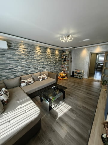 Продавам тристаен апартамент в гр. Перник кв. Изток, city of Pernik | Apartments - снимка 1