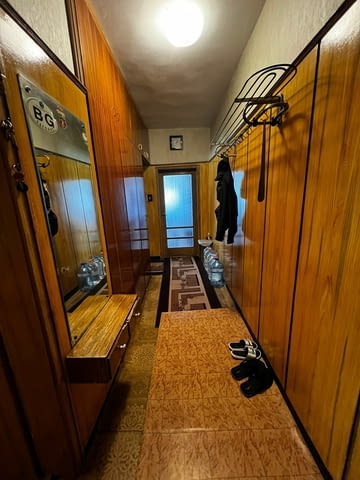 Просторен тристаен апартамент с мазе и таванско помещение в кв.Куба, гр.Хасково - снимка 9