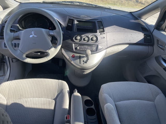 Mitsubishi Grandis 2.4 MIVEC, 165 кс., автоматик, 6 местен, перфектно техническо състояние, реални к - снимка 10