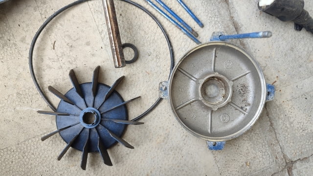 Продавам части от италианска самозасмукваща помпа SPERONI SM 98-5 - снимка 3