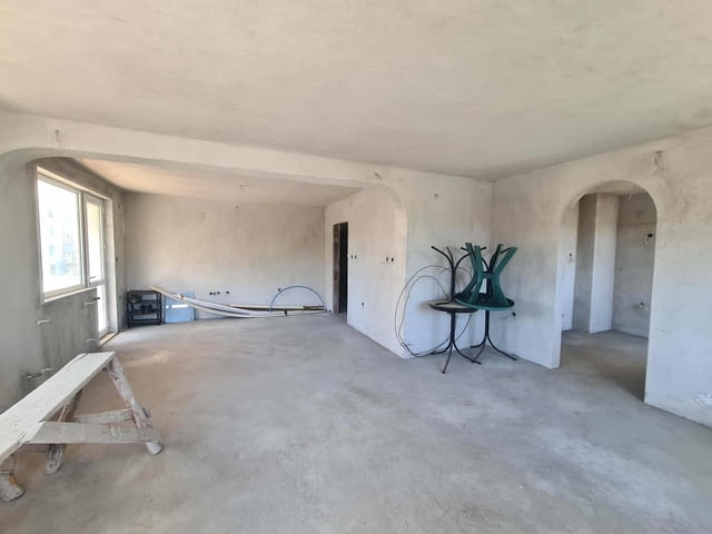 Апартамент с три спални в кв.Каменни - гр. Хасково– гр. Хасково - снимка 1