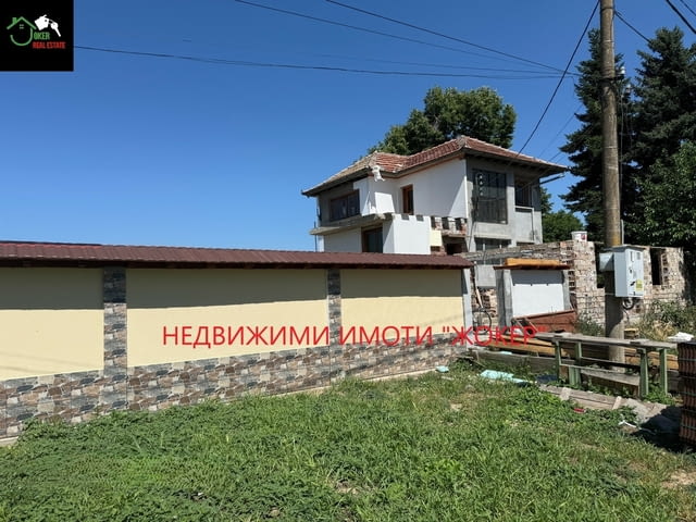 Къща в село Ресен 2-етажна, Тухла, 100 м2 - село Ресен | Къщи / Вили - снимка 2