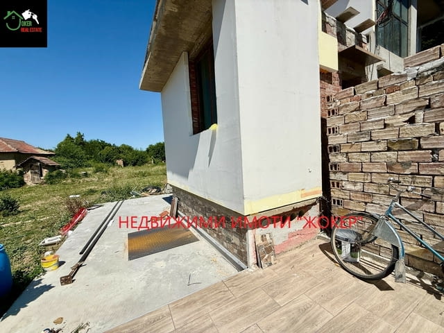 Къща в село Ресен 2-етажна, Тухла, 100 м2 - село Ресен | Къщи / Вили - снимка 7