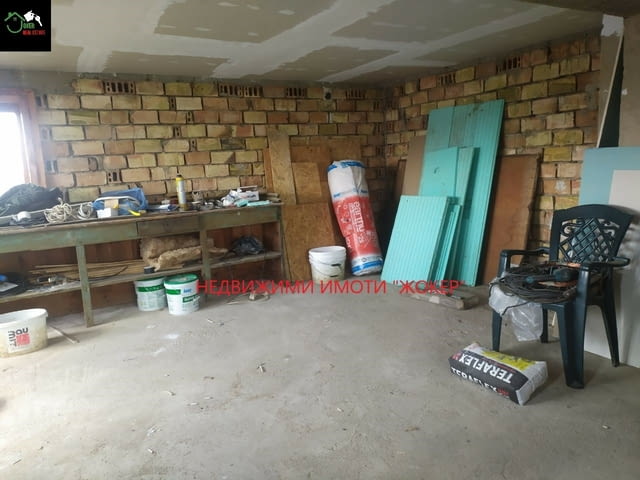 Къща в село Ресен 2-етажна, Тухла, 100 м2 - село Ресен | Къщи / Вили - снимка 9