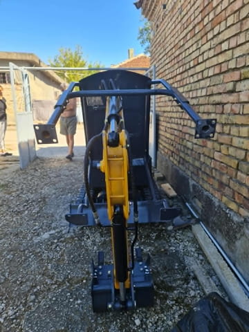 Багер YT 1.2 с кофа и гребло Индустриална техника - село Синдел | Специализирана Техника - снимка 4