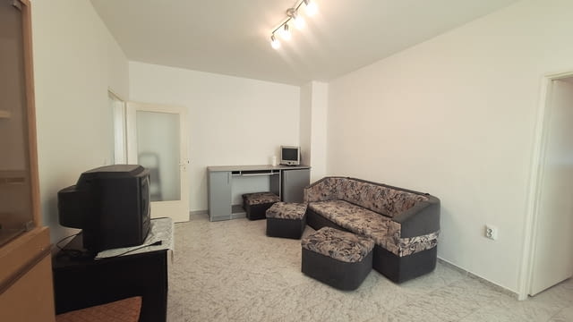 Продавам двустаен панелен апартамент Кайсиева градина, град Варна | Апартаменти - снимка 3