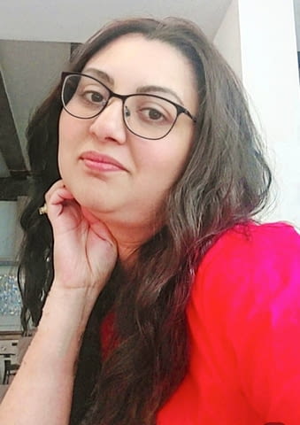 Най-силна е в изчистването на магиите, най-успешна в любовните проблеми. - снимка 1