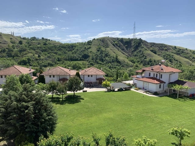 Уникален тристаен апартамент в Сандански, с. Поленица, село Поленица | Апартаменти - снимка 2