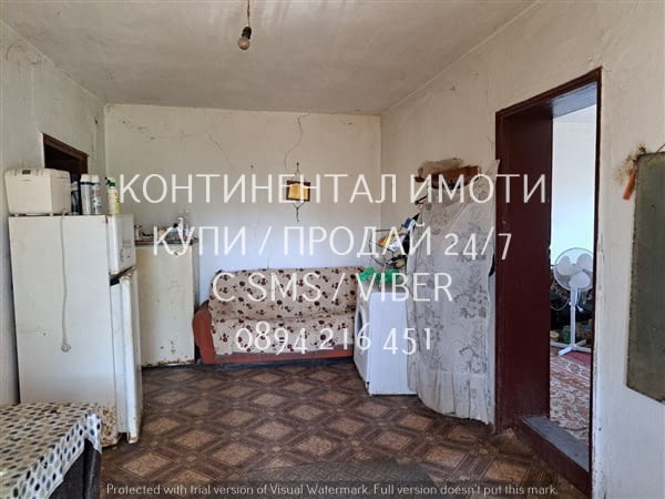 Кодл 63096. Стара едноетажна къща 80м2 с голям двор 1400м2. Къщата е разположена в центара на двора, - снимка 3